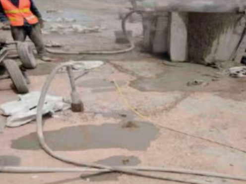 榆社水泥混凝土路面板底注浆技术 路面脱空注浆整治方案